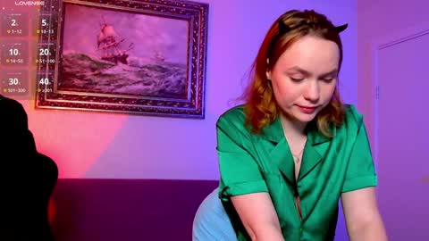 Snapshot of kari_lunna chatting on 12.14.24 Karoline online show from 12.14.24