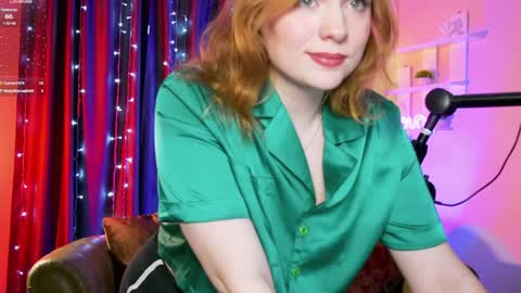 Snapshot of kari_lunna chatting on 12.21.24 Karoline online show from 12.21.24