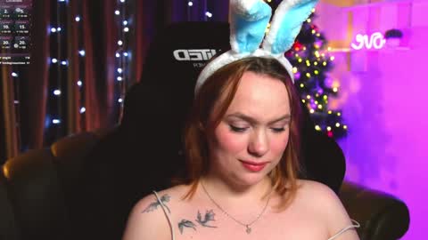 Snapshot of kari_lunna chatting on 12.25.24 Karoline online show from 12.25.24