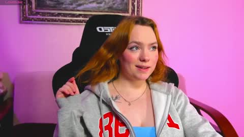 Snapshot of kari_lunna chatting on 12.28.24 Karoline online show from 12.28.24