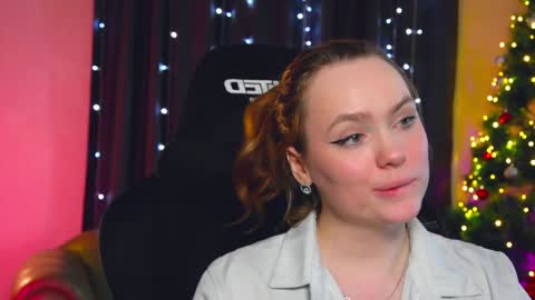 Snapshot of kari_lunna chatting on 01.04.25 Karoline online show from 01.04.25