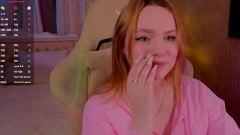 Snapshot of kari_lunna chatting on 01.05.25 Karoline online show from 01.05.25