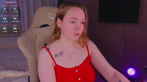 Snapshot of kari_lunna chatting on 01.09.25 Karoline online show from 01.09.25