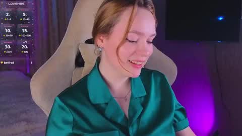 Snapshot of kari_lunna chatting on 01.15.25 Karoline online show from 01.15.25
