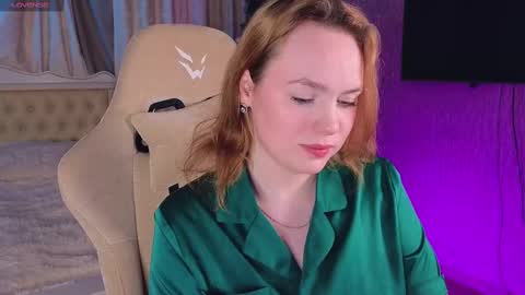 Snapshot of kari_lunna chatting on 01.17.25 Karoline online show from 01.17.25