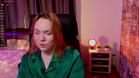 Snapshot of kari_lunna chatting on 01.24.25 Karoline online show from 01.24.25