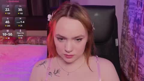 Snapshot of kari_lunna chatting on 02.12.25 Karoline online show from 02.12.25