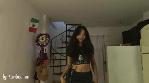 Snapshot of karibeam chatting on 10.26.25 K online show from 10.26.25