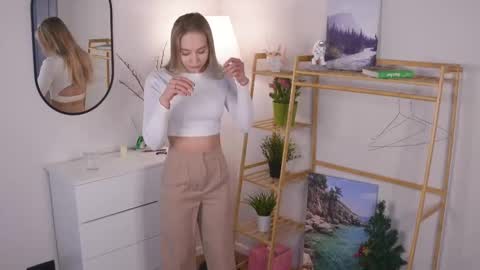 Snapshot of kariemersereau chatting on 02.12.26 AliceSubscribe to my fan club online show from 02.12.26