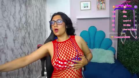 Snapshot of karime_sexygirl chatting on 02.14.25 Karime online show from 02.14.25