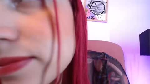 Snapshot of karina2smith chatting on 11.09.25 karina online show from 11.09.25