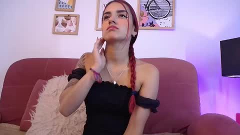 Snapshot of karina2smith chatting on 11.24.25 karina online show from 11.24.25