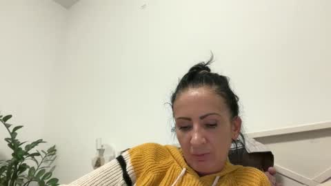 Snapshot of karinablair chatting on 12.22.25 Karina online show from 12.22.25