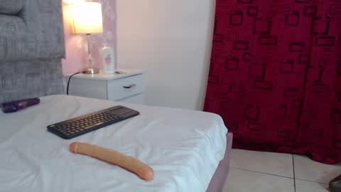 KarinaSimonz online show from 01.14.25