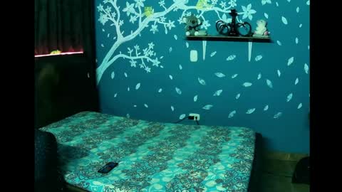 Snapshot of karitotorres chatting on 03.28.26 Karito Nin online show from 03.28.26