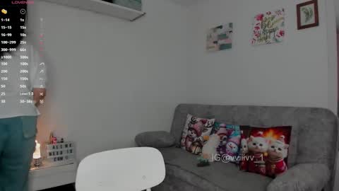 Ill be on at sunday see u Lynn  Could u help me to reach 100 Thmbs upp plssss   Independent girl 3 online show from 11.29.25