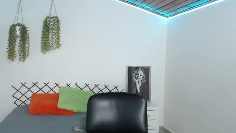 Karla online show from 09.25.25