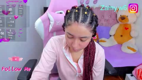 Snapshot of karla_cutee1 chatting on 09.30.25 karla online show from 09.30.25
