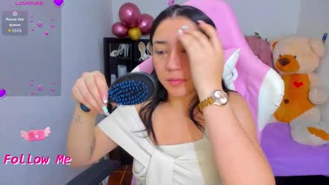 Snapshot of karla_cutee1 chatting on 10.13.25 karla online show from 10.13.25