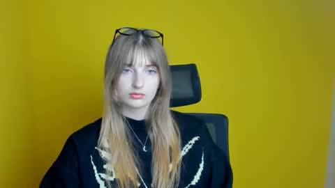 Karla online show from 09.17.25