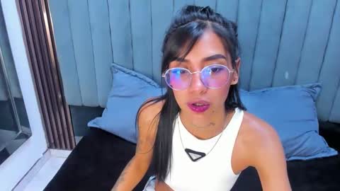 karlaslutskinny__ online show from 04.08.26