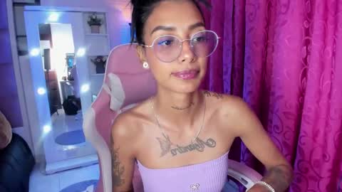 karlaslutskinny__ online show from 04.18.26