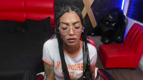 karlaslutskinny__ online show from 04.29.26