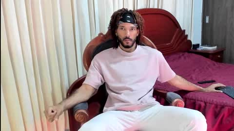 Snapshot of karlmarley1 chatting on 12.23.25 Karl online show from 12.23.25