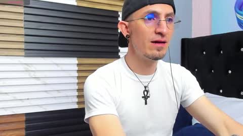 Snapshot of karlostrom chatting on 02.07.26 karlostrom online show from 02.07.26