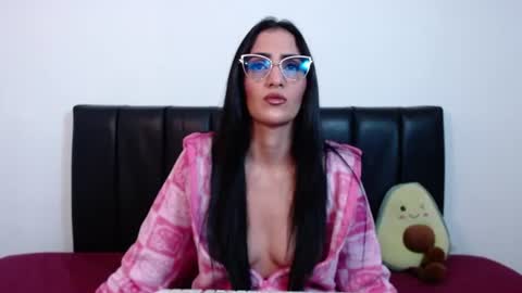 Snapshot of karlota_hank chatting on 06.19.26 Karlis online show from 06.19.26