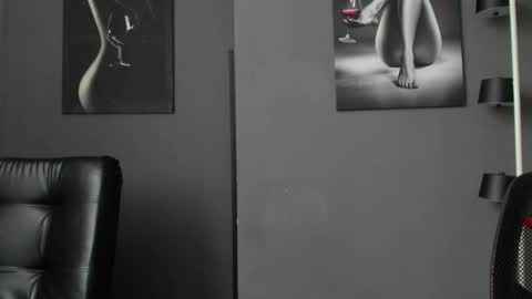 Snapshot of karlyjons_ chatting on 02.04.26 online show from 02.04.26