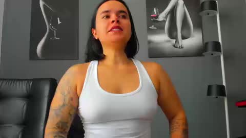 Snapshot of karlyjons_ chatting on 03.20.26 online show from 03.20.26