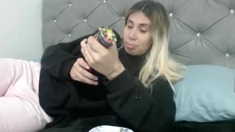 Snapshot of karol28g chatting on 12.25.24 karol28g online show from 12.25.24