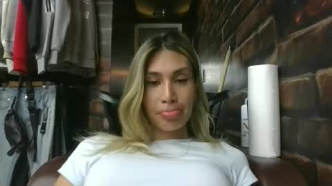 Snapshot of karol28g chatting on 02.11.26 karol28g online show from 02.11.26