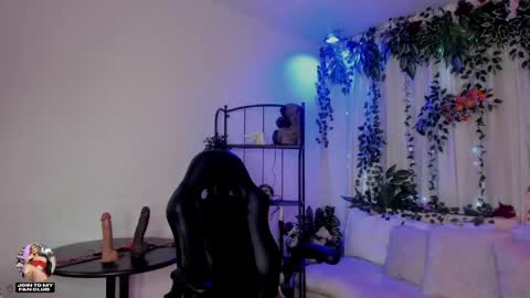  karol  online show from 04.30.26