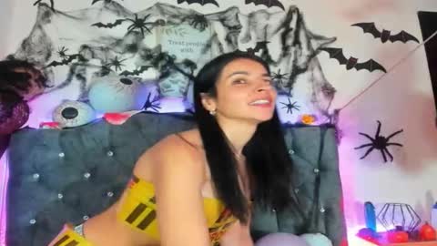 Karol online show from 10.14.25