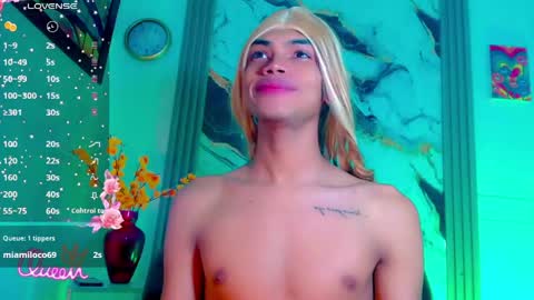 Snapshot of karol_vanessa__ chatting on 05.27.26 karol Vanessa online show from 05.27.26