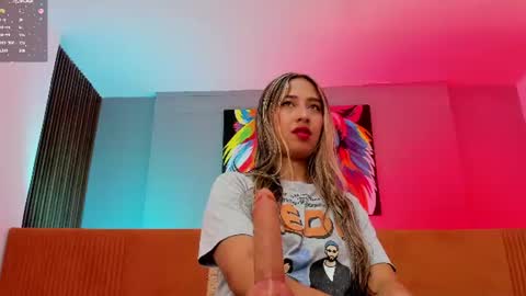 Snapshot of karola_cute_ chatting on 06.14.26 katalina online show from 06.14.26