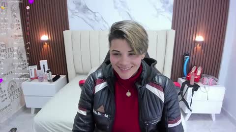 Snapshot of karolandluna chatting on 02.20.25 Karol and Luna online show from 02.20.25