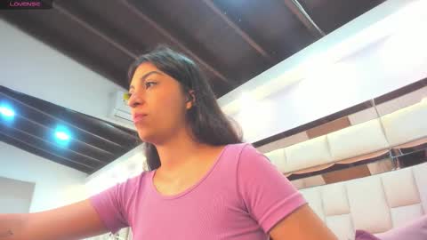 Snapshot of karolgaviria chatting on 10.22.25 Karol online show from 10.22.25