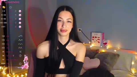 Snapshot of karolina_hottie_ chatting on 05.14.26 Kira online show from 05.14.26