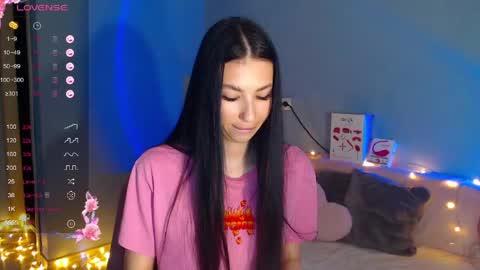 Snapshot of karolina_hottie_ chatting on 05.19.26 Kira online show from 05.19.26