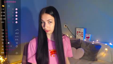 Snapshot of karolina_hottie_ chatting on 05.29.26 Kira online show from 05.29.26