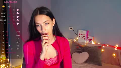 Snapshot of karolina_hottie_ chatting on 05.30.26 Kira online show from 05.30.26