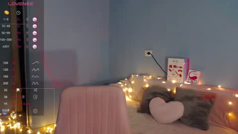 Snapshot of karolina_hottie_ chatting on 06.22.26 Kira online show from 06.22.26
