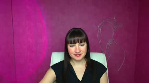 Snapshot of karolina_mia chatting on 12.22.24 Caroline online show from 12.22.24
