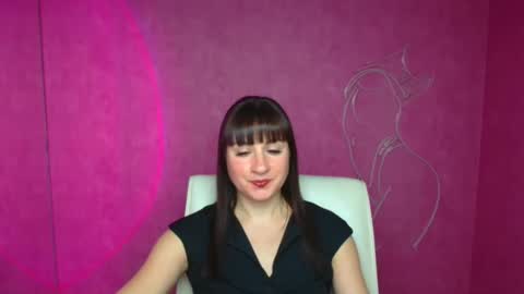 Snapshot of karolina_mia chatting on 12.22.24 Caroline online show from 12.22.24