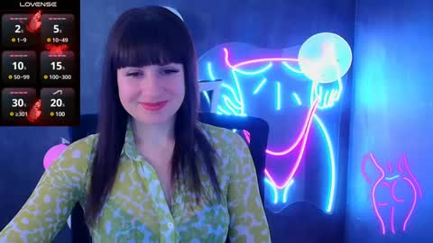 Snapshot of karolina_mia chatting on 03.05.25 Caroline online show from 03.05.25
