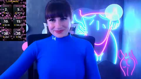 Snapshot of karolina_mia chatting on 03.11.25 Caroline online show from 03.11.25