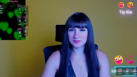 Snapshot of karolina_mia chatting on 10.09.25 Caroline online show from 10.09.25
